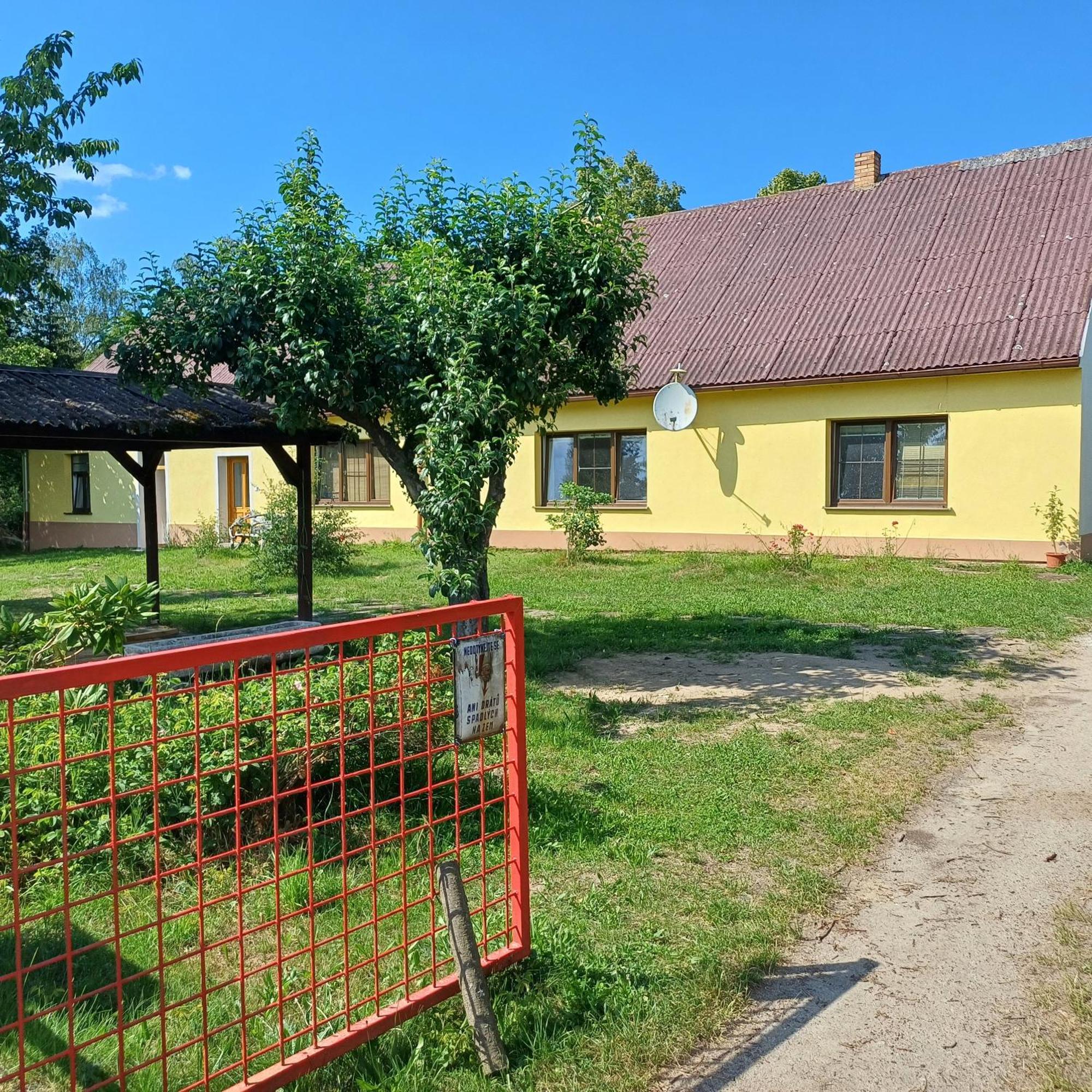 Appartement Statek U Spulaka à Lomnice nad Lužnicí Extérieur photo